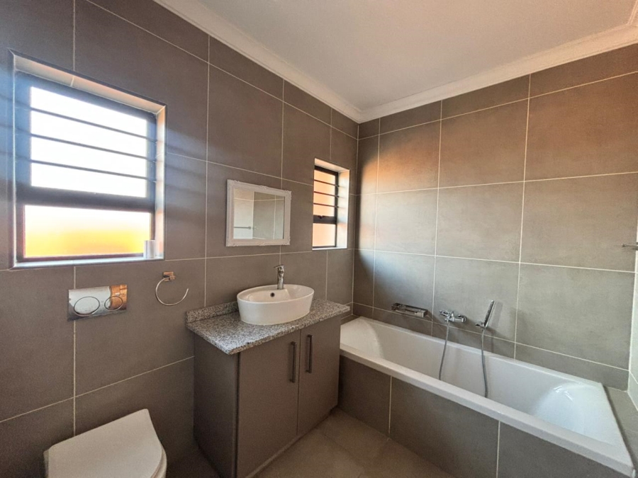 3 Bedroom Property for Sale in Van Der Hoff Park North West